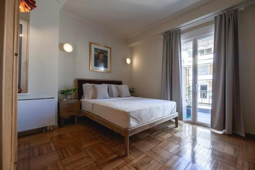 Stylish Athenian Apartment walk to Acropolis