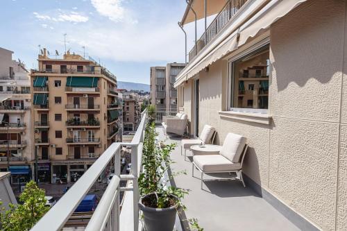 Stylish Athenian Apartment walk to Acropolis