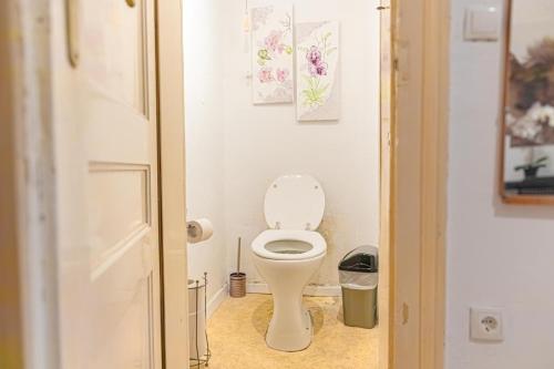 Attractive 2BR Apt Near AKH Ideal for short & Longstays
