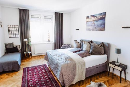 Huge Central Designer Loft with Tyrolean Flair