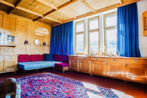 Huge Central Designer Loft with Tyrolean Flair