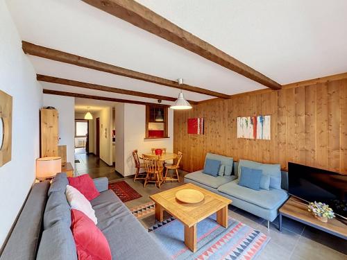 Mondzeu 245C charming apartment in the center of Verbier with Pool and Parking
