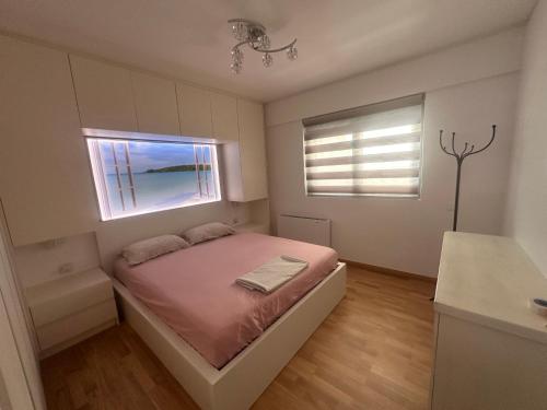 Brand-New Luxury Apartment -Athens Riviera - Private Parking 3-Min Walk to the Beach