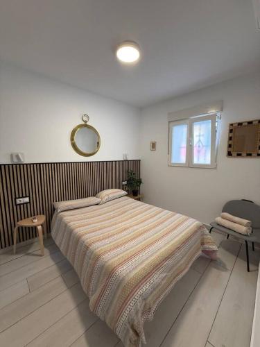 Bright 1-Bedroom with Ensuite in Puerta del Ángel