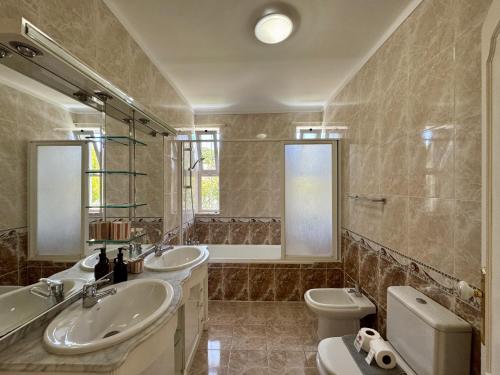Vilamoura Sun & Beach Villa With Pool by Homing