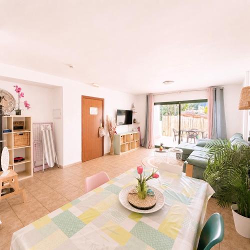 Apartamento para 6 a 5 min Port Aventura en Hotel Festival Village