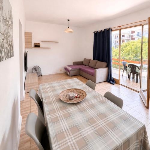 Apartamento para grupos de 7 en Carlos Büigas