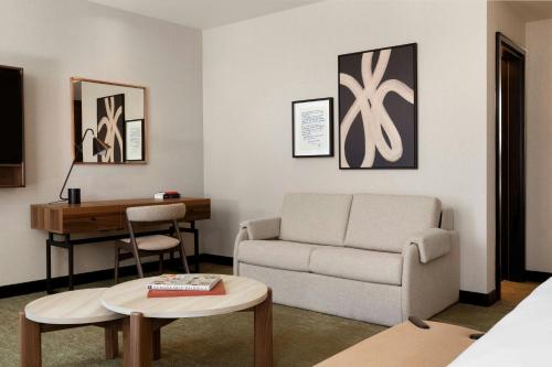 Junior King Suite