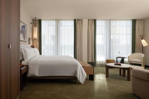 Montcalm King Suite with City View