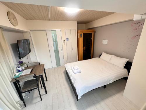 R SQUARE Nipponbashi Room No 403
