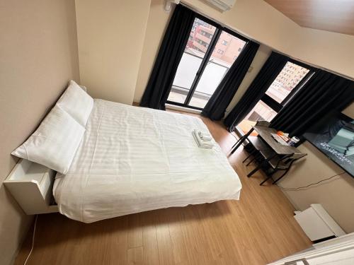 R SQUARE Nipponbashi Room No 703