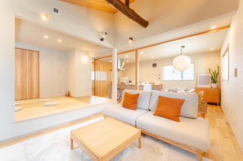 HALE HAKOZAKI ,博多5分,天神10分直通,2路線使える新築戸建て,最大8名,寝室3室,Wi-Fi,洗濯乾燥機完備