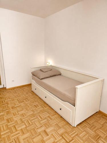 Graf Nafikov Zimmer 5