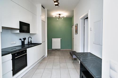 High-End Studio in Elegant Condo