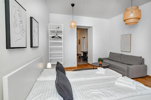 High-End Studio in Elegant Condo