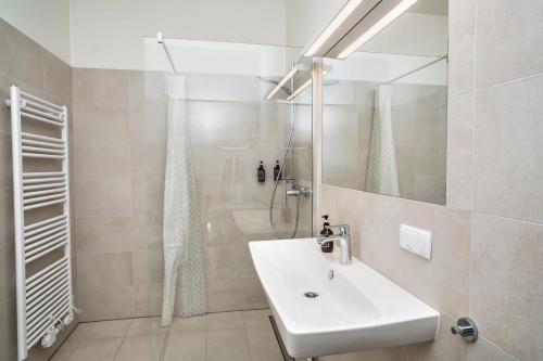 High-End Studio in Elegant Condo