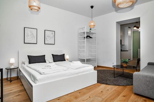 High-End Studio in Elegant Condo