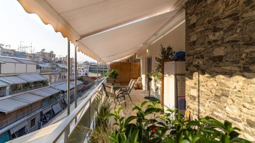 Artemis, Athens Terrace Escape near the Metro