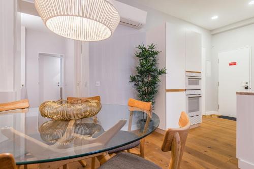 Upscale & Modern 2BDR Apartment by LovelyStay
