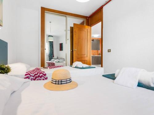 Orange Sunset Apartment
