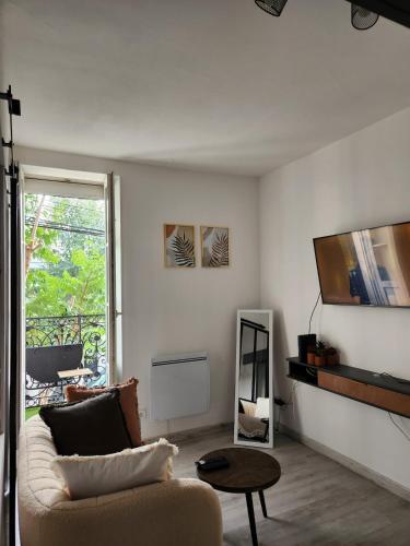 Cozy studio with sleeping area-cool comfort
