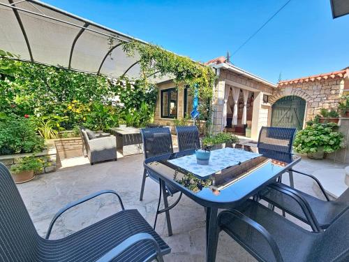 Apartment Ana-2 by Interhome