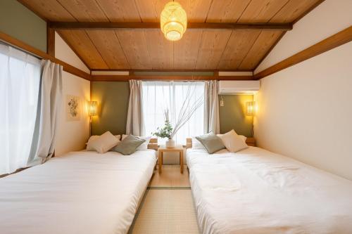 Modern duplex with wood and tatami mats,Maximum 6 people, families with children welcome, Disney, Asakusa, Tokyo, Quiet residential street