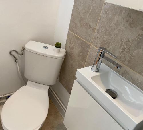 New 113 Suite Harold - Cosy Apartment Paris Center