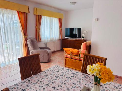 Sunny Bungalow air conditioning in every room