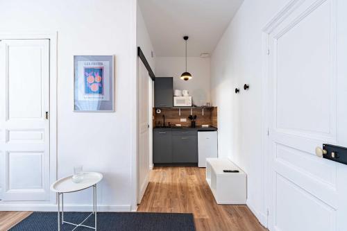 Les Suites du 48J Design 7 Suites Clim et kitchenette centre ville