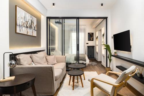 BLACK FRAME-A cinematic urban stay in Thessaloniki