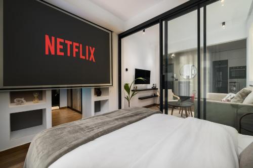 BLACK FRAME-A cinematic urban stay in Thessaloniki