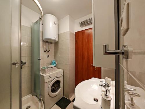 Apartment Ivana Charming garden & free parking