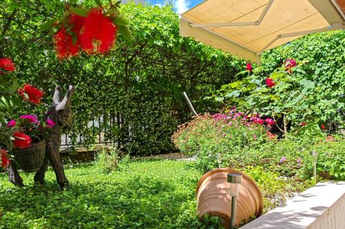 Apartment Ivana Charming garden & free parking