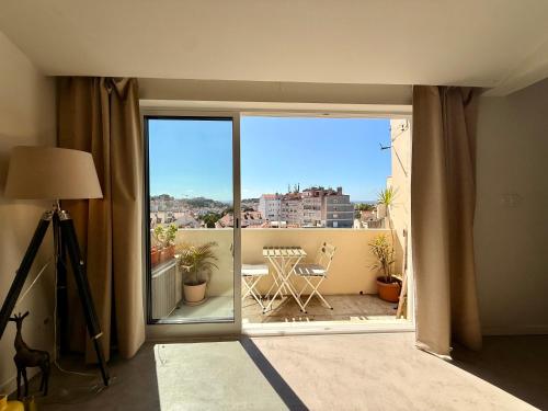 Sunny apartment with amazing view
