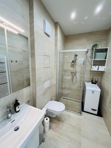Vienna Garden Suites Waltz Terrace and AC