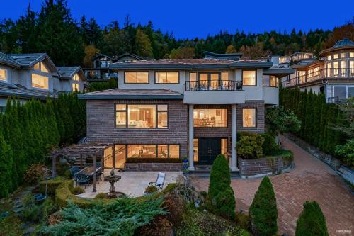 Luxury Ocean View Mansion with Heated Indoor Pool, West Vancouver (mga ...