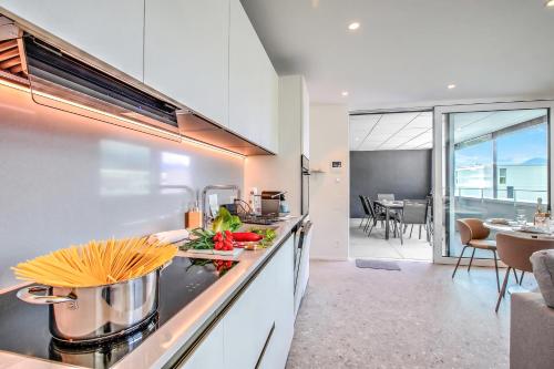 Urban Maggiolina Sunset with Terrace & Mountain Views - Happy Rentals