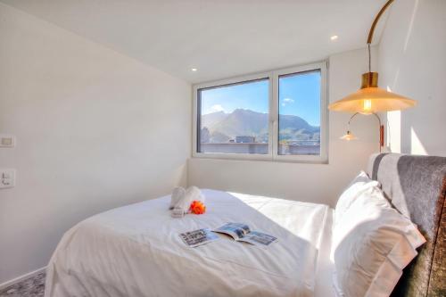 Urban Maggiolina Sunset with Terrace & Mountain Views - Happy Rentals