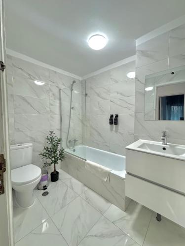 2BR Estoril Apartment Near Beach Cascais