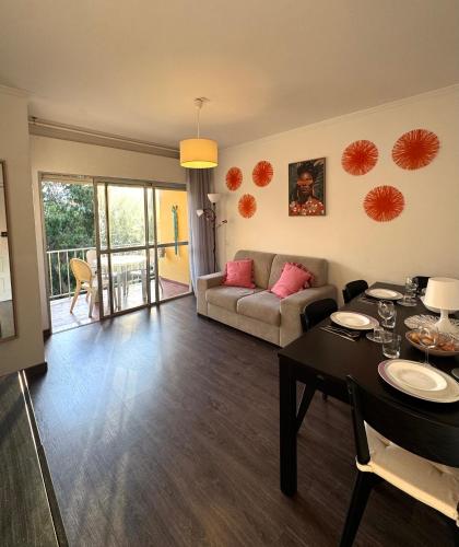 2BR Estoril Apartment Near Beach Cascais