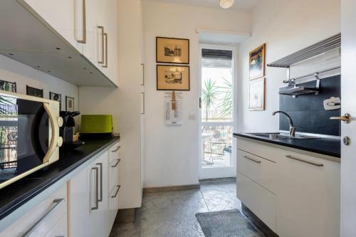 Edda Lovely Penthouse in Trastevere with View