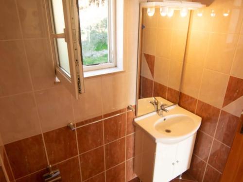 Villa Maslina-Olive two bedroom apartment with balconies and sea view Faros