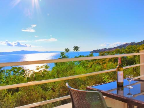 Villa Maslina-Olive two bedroom apartment with balcony and sea view Igraine
