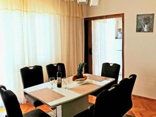 Seaview Family Apartment with Grand Terrace-Three Bedroom Apartment