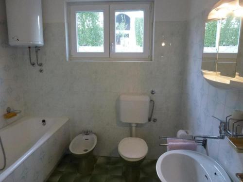 Seaview Family Apartment with Grand Terrace-Three Bedroom Apartment
