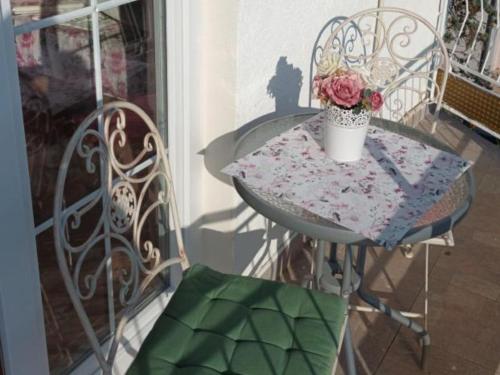 Studio Apartment With Balcony and View S1