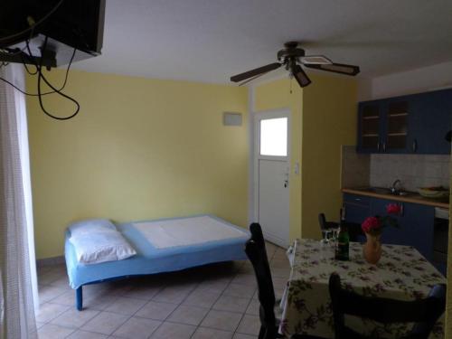 Apartments Popi - One bedroom apartment with balcony 5