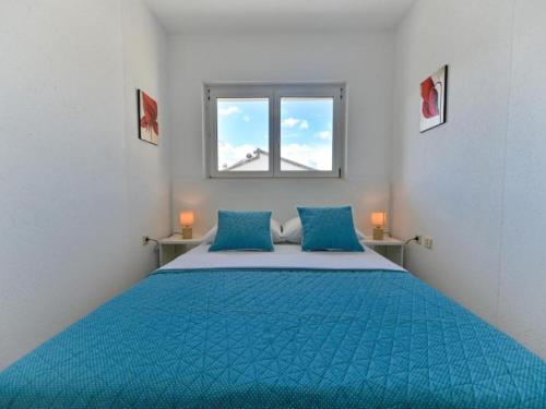 Two Bedroom Apartment with Terrace and Pool