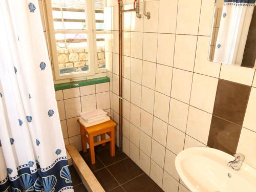 Apartments Trojanovi - Three Bedroom Apartment with Sea View and Balcony
